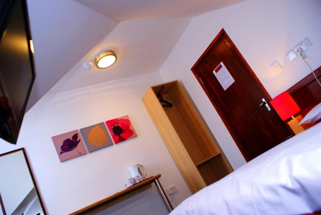 The Hindes Hotel Harrow Eksteriør bilde
